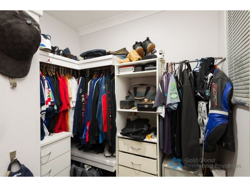 4 Applegum Place, Molendinar QLD 4214