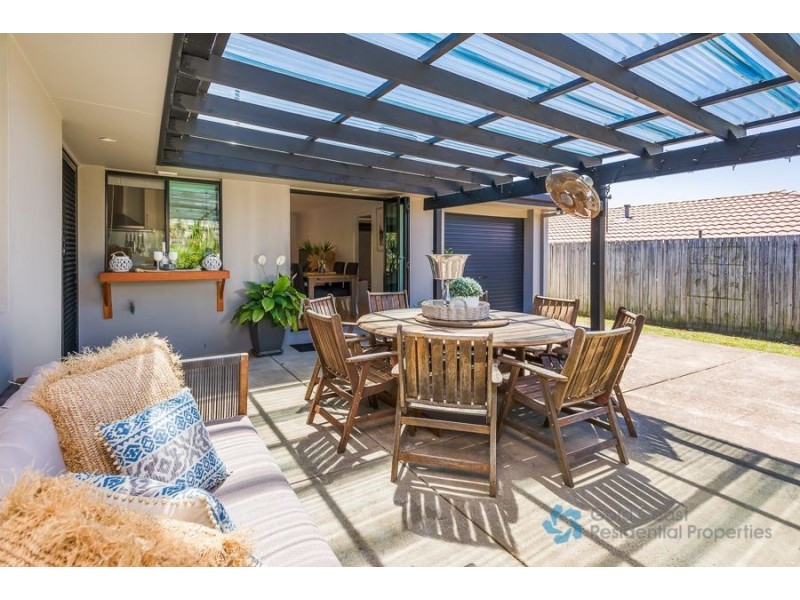 8 Berwick Court, Arundel QLD 4214