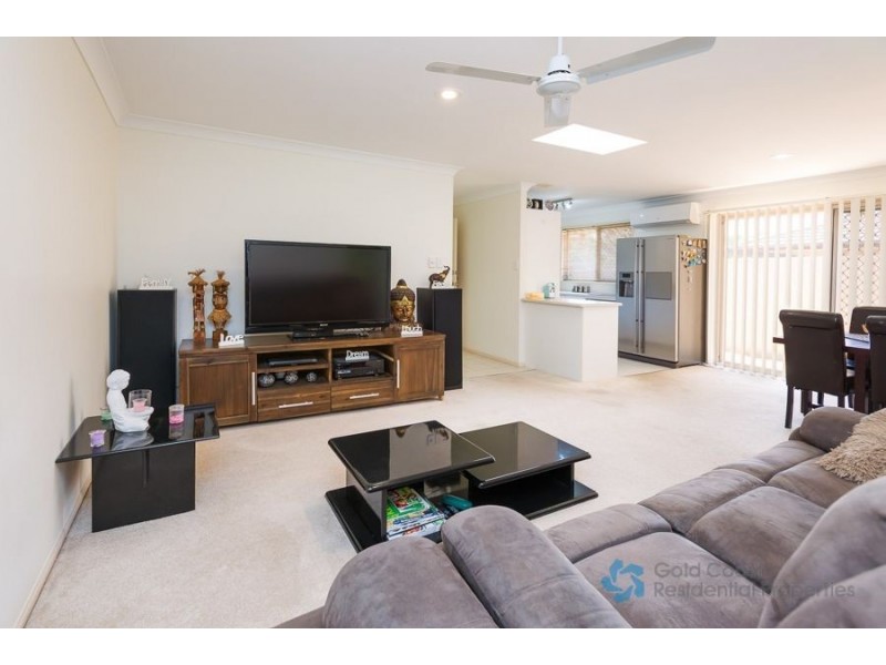 1/17 Coventry Court, Labrador QLD 4215