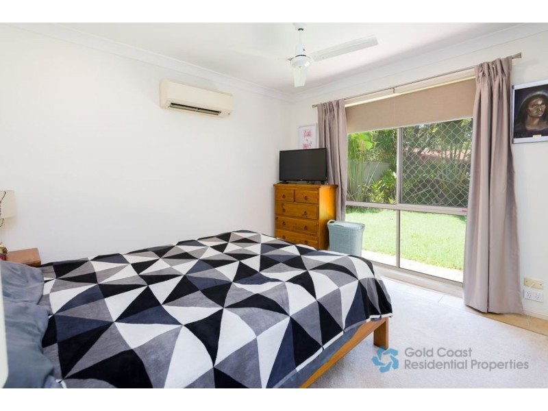 1/17 Coventry Court, Labrador QLD 4215