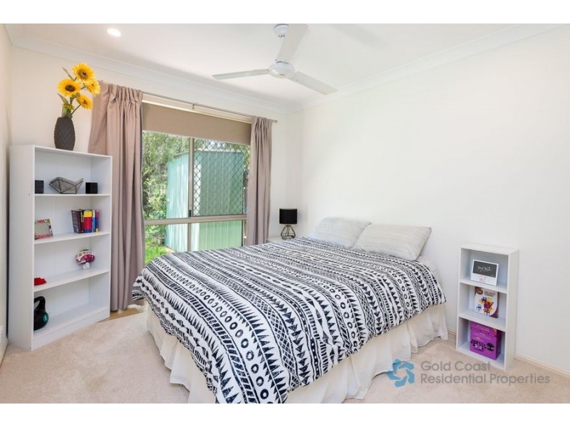 1/17 Coventry Court, Labrador QLD 4215