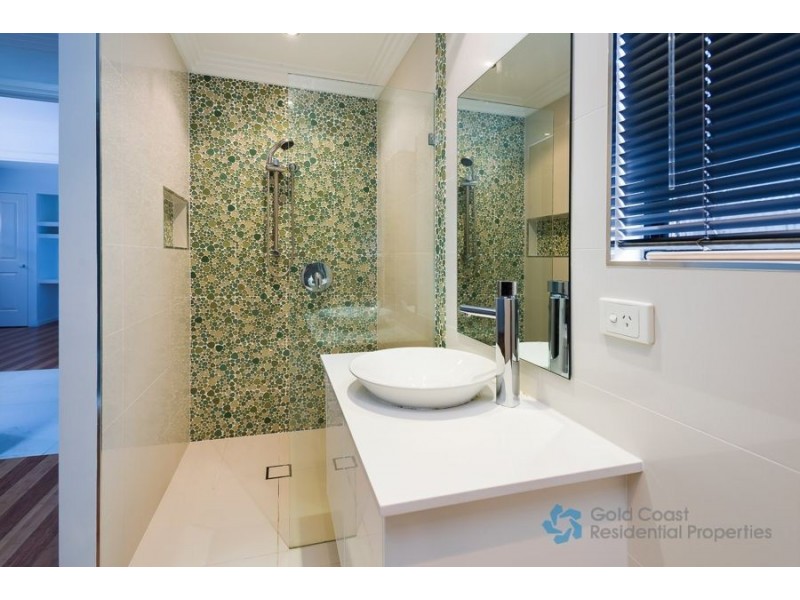 41 River Oak Drive, Helensvale QLD 4212