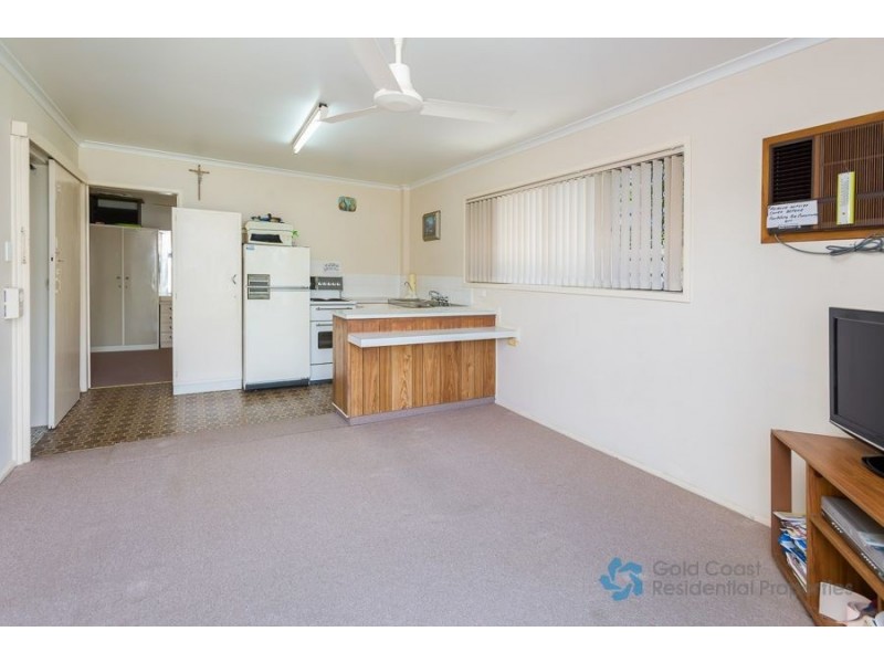 1/32 Messines Crescent, Miami QLD 4220