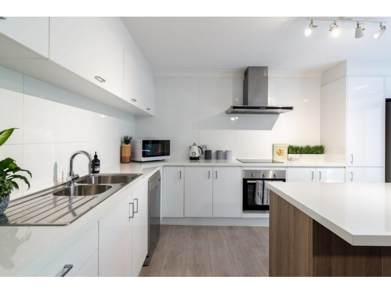 @ 24 Hamilton Avenue, Surfers Paradise QLD 4217