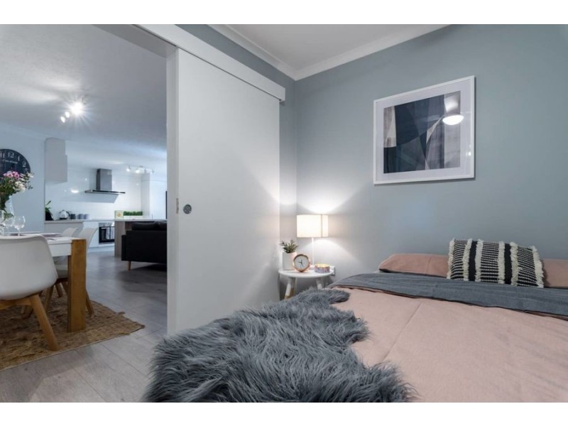 @ 24 Hamilton Avenue, Surfers Paradise QLD 4217