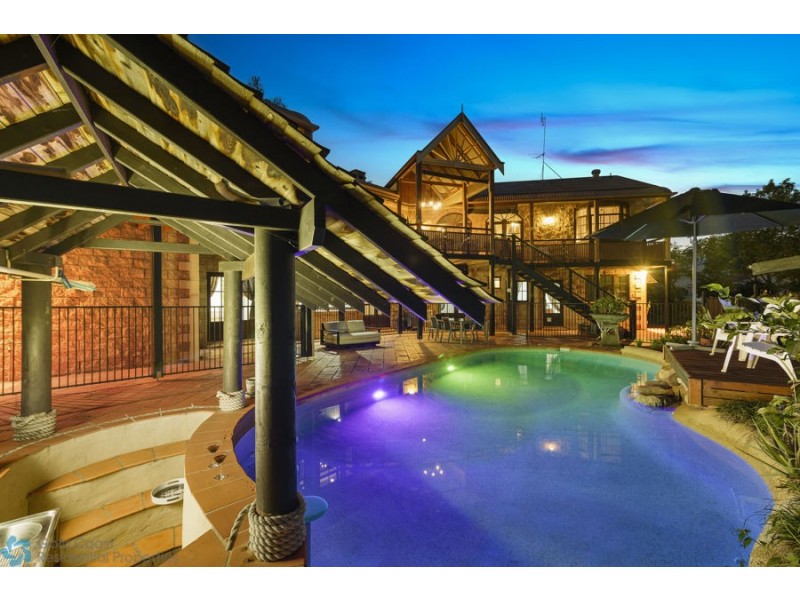 27 Amethyst Court, Carrara QLD 4211