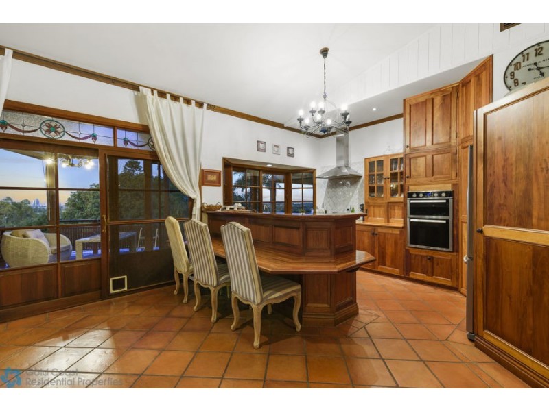 27 Amethyst Court, Carrara QLD 4211