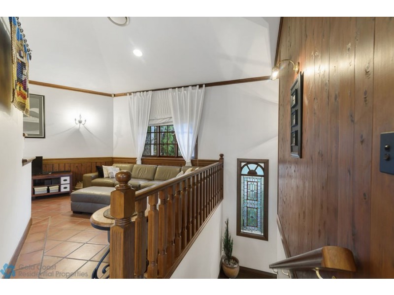 27 Amethyst Court, Carrara QLD 4211