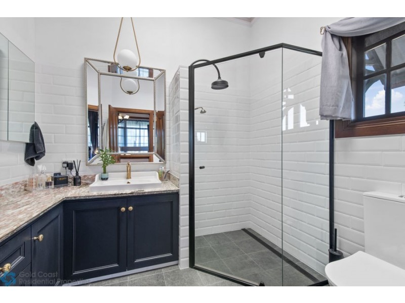 27 Amethyst Court, Carrara QLD 4211