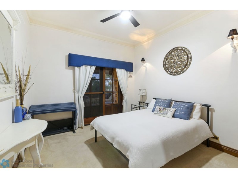 27 Amethyst Court, Carrara QLD 4211