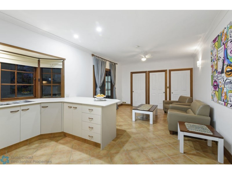 27 Amethyst Court, Carrara QLD 4211