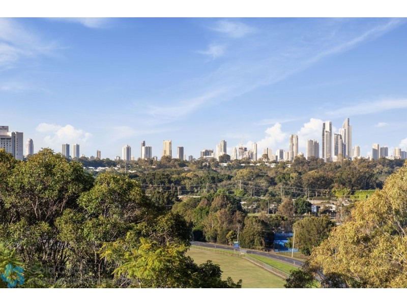 27 Amethyst Court, Carrara QLD 4211