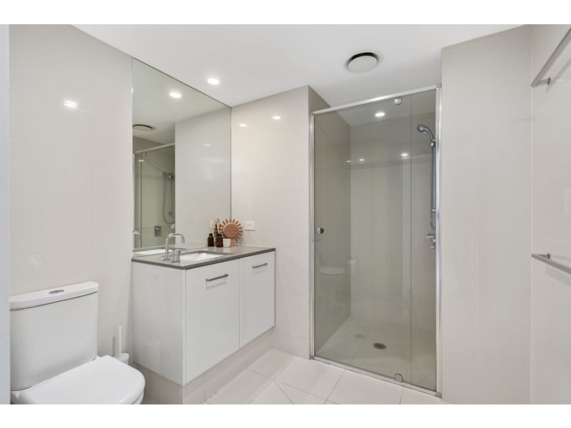 2251/9 Ferny Avenue, Surfers Paradise QLD 4217