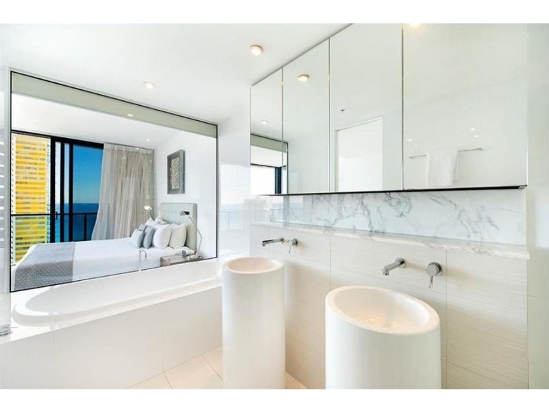 22605/21 Elizabeth Avenue, Broadbeach QLD 4218