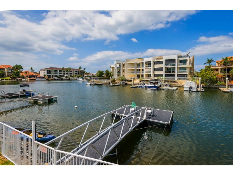 29/75 Bayview Street, Runaway Bay QLD 4216