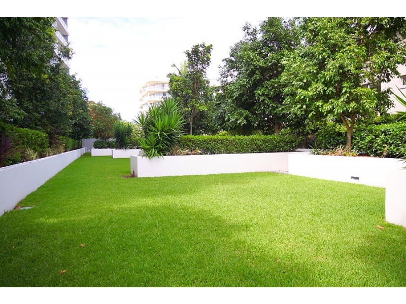 807/430 Marine Parade, Biggera Waters QLD 4216