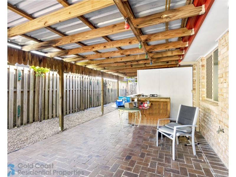 2 Polynesia Avenue, Pacific Pines QLD 4211