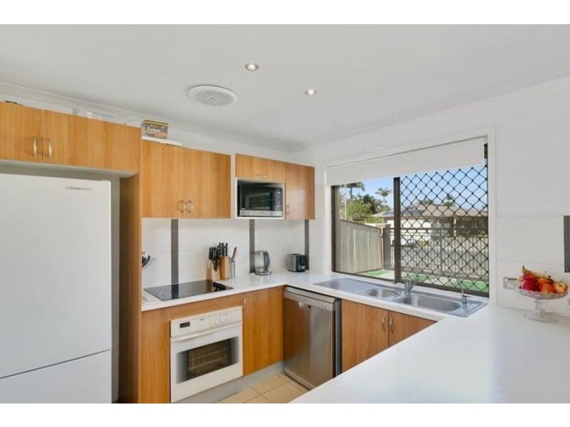 1/21 Stephenson Street, Labrador QLD 4215