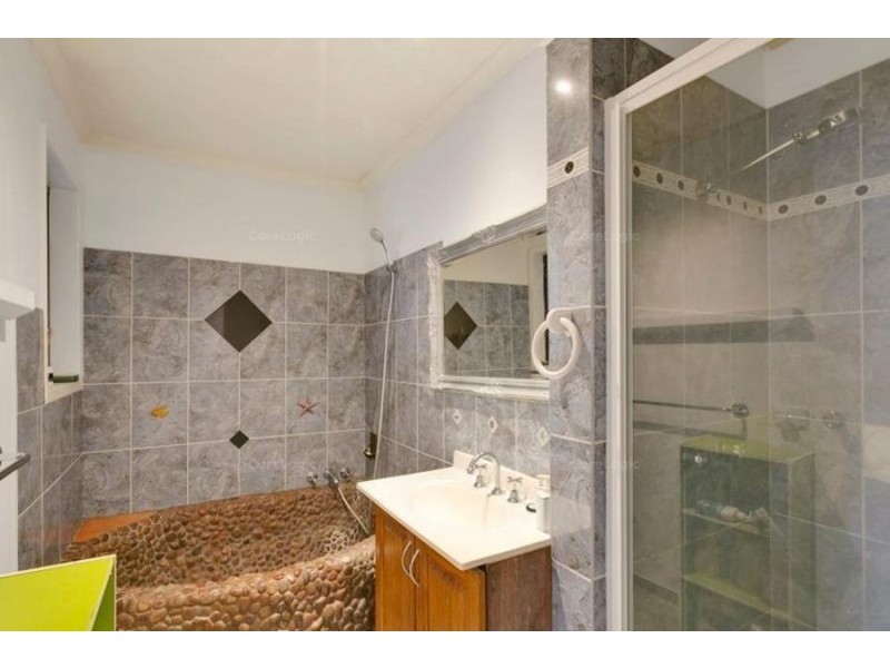 1/21 Stephenson Street, Labrador QLD 4215