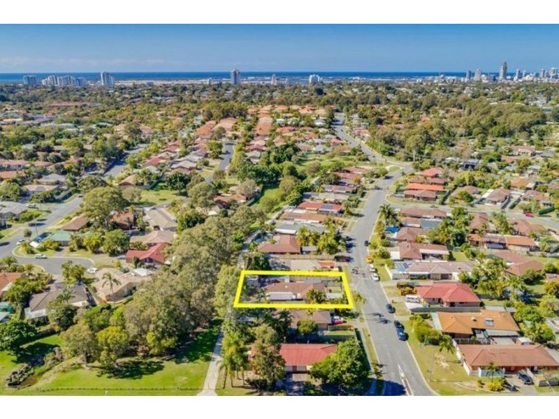 1/21 Stephenson Street, Labrador QLD 4215