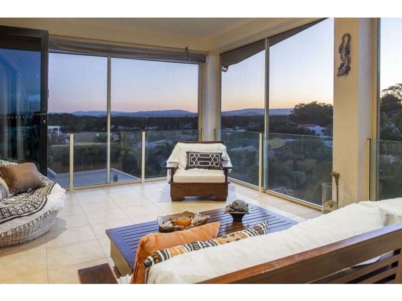 6284 Sylvan Lane, Hope Island QLD 4212
