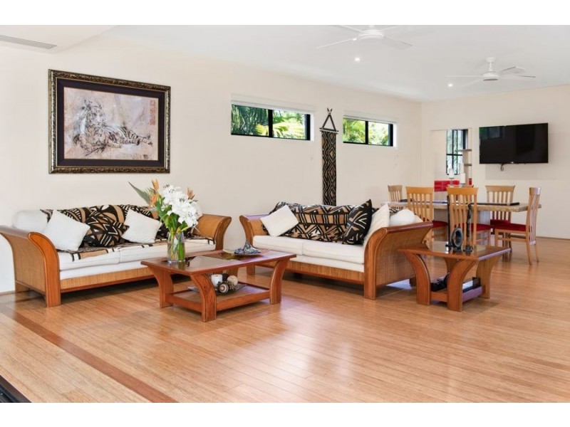 6284 Sylvan Lane, Hope Island QLD 4212