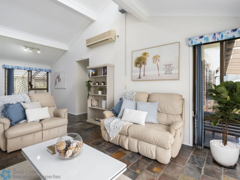 2 Berwick Court, Arundel QLD 4214