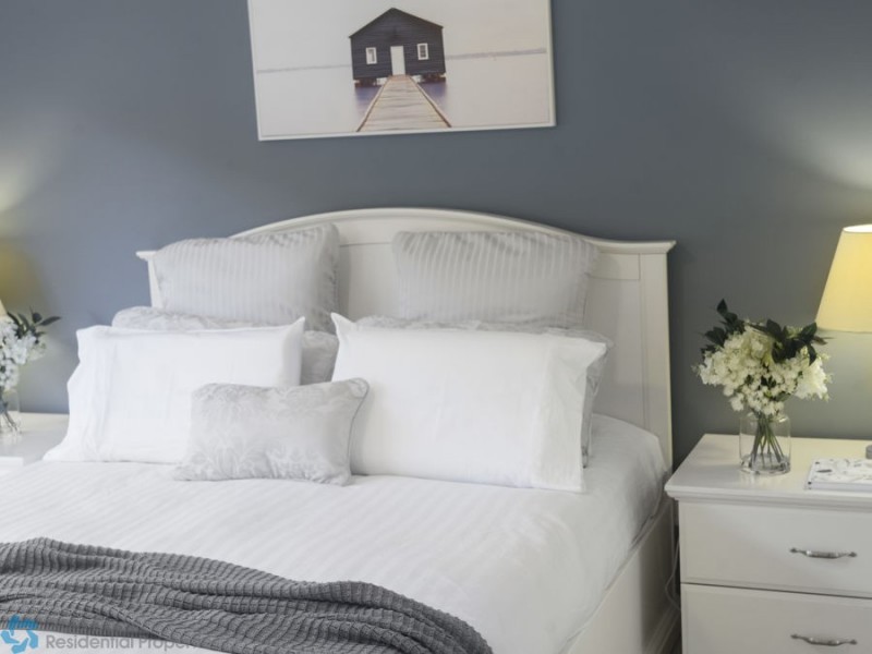 2 Berwick Court, Arundel QLD 4214