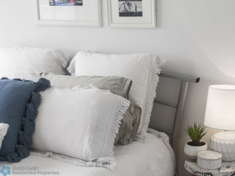 2 Berwick Court, Arundel QLD 4214