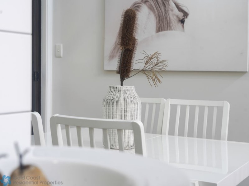 2 Berwick Court, Arundel QLD 4214