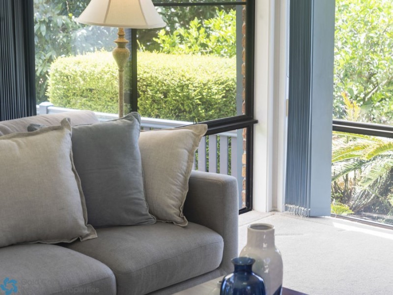 2 Berwick Court, Arundel QLD 4214