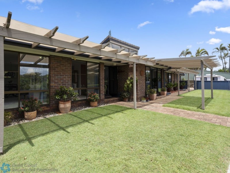 2 Berwick Court, Arundel QLD 4214
