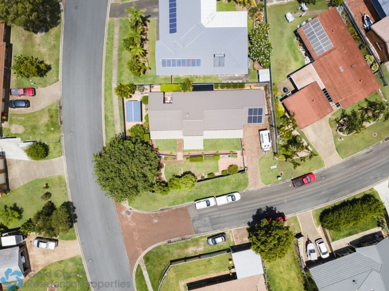 2 Berwick Court, Arundel QLD 4214