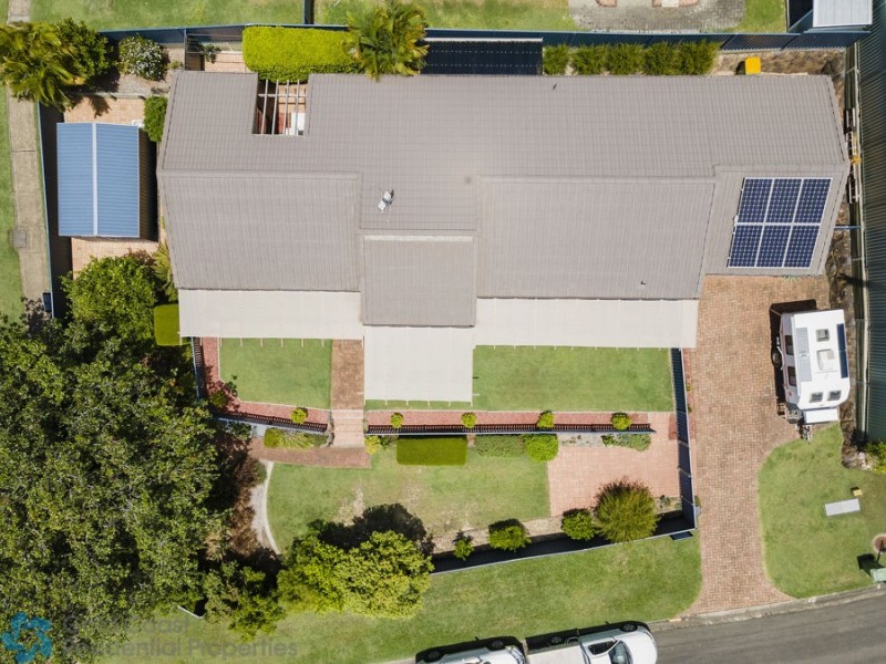 2 Berwick Court, Arundel QLD 4214