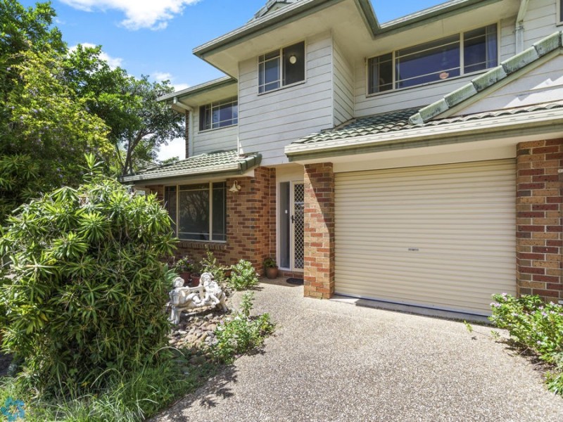 2/32 Government Road, Labrador QLD 4215