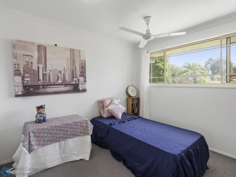 2/32 Government Road, Labrador QLD 4215