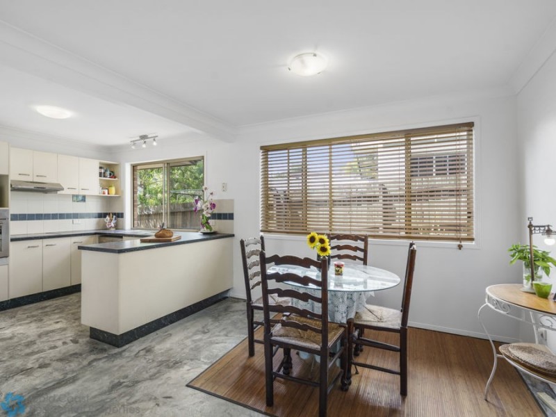 2/32 Government Road, Labrador QLD 4215