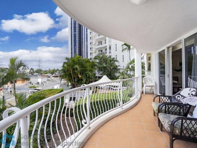 90 Surf Parade, Broadbeach QLD 4218
