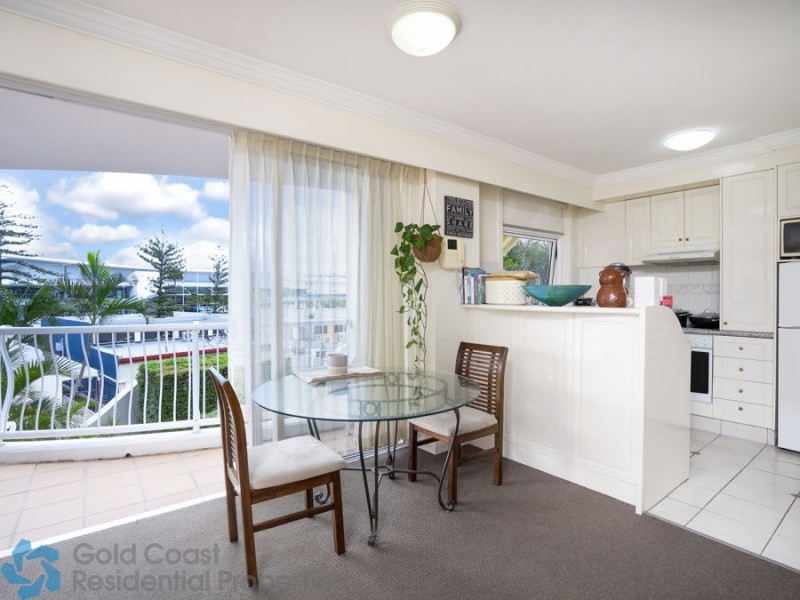 90 Surf Parade, Broadbeach QLD 4218