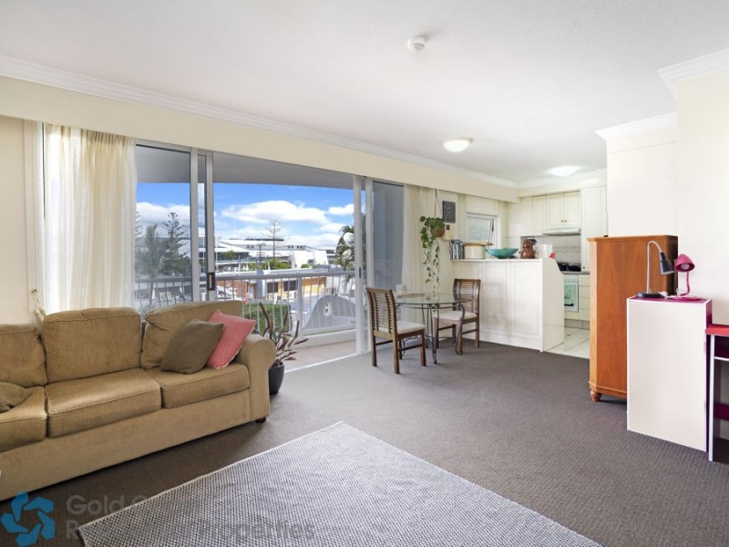 90 Surf Parade, Broadbeach QLD 4218