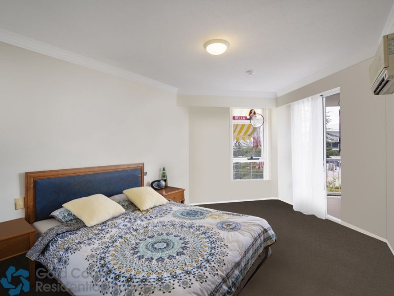 90 Surf Parade, Broadbeach QLD 4218