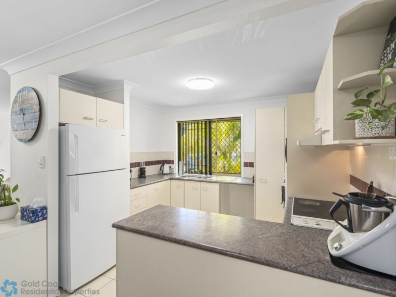 4/32 Government Road, Labrador QLD 4215