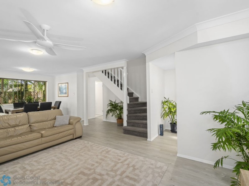 4/32 Government Road, Labrador QLD 4215