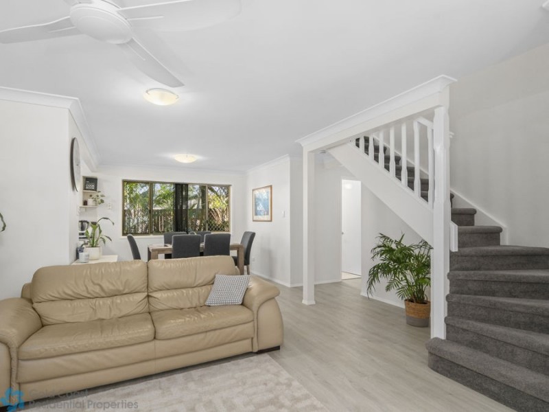 4/32 Government Road, Labrador QLD 4215