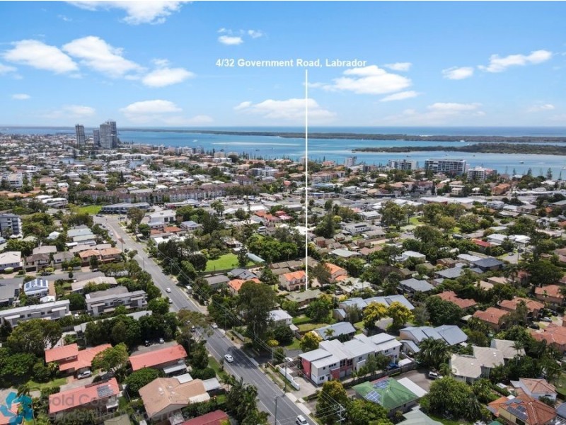 4/32 Government Road, Labrador QLD 4215