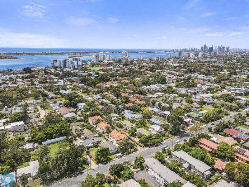 4/32 Government Road, Labrador QLD 4215