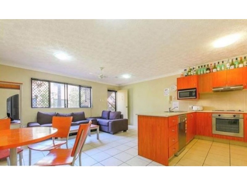 7 Brown Street, Labrador QLD 4215