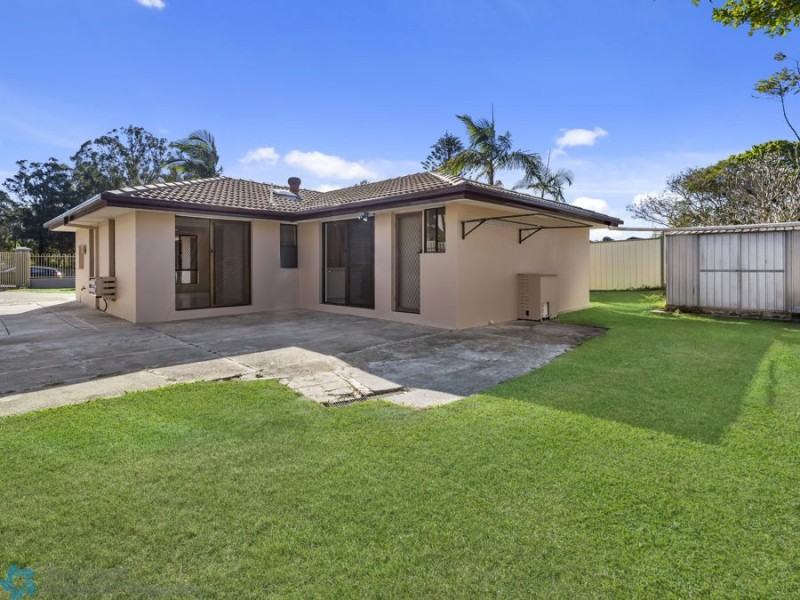 63 Wardoo Street, Southport QLD 4215