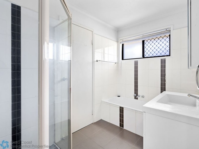 63 Wardoo Street, Southport QLD 4215