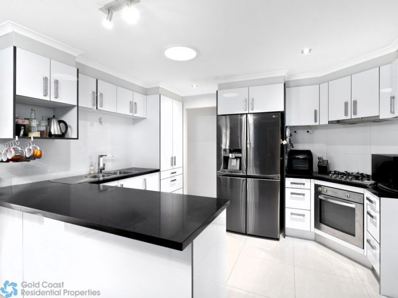 8 Script Court, Oxenford QLD 4210